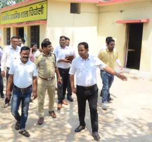 कलेक्टर, एसएसपी ने धरसींवा, बलौदा-बाजार विधानसभा का किया दौरा कलेक्टर, एसएसपी ने धरसींवा, बलौदा-बाजार विधानसभा का किया दौरा