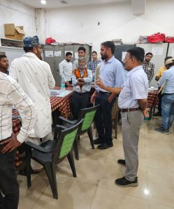 आयुक्त अबिनाश मिश्रा ने नगर निगम जोन 2 में राजस्व वसूली कार्य का निरीक्षण किया आयुक्त अबिनाश मिश्रा ने नगर निगम जोन 2 में राजस्व वसूली कार्य का निरीक्षण किया