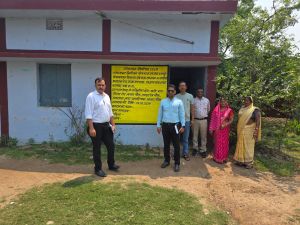 एआरओ श्री टंडन ने धरसींवा के मतदान केंद्रों का किया निरीक्षण एआरओ श्री टंडन ने धरसींवा के मतदान केंद्रों का किया निरीक्षण