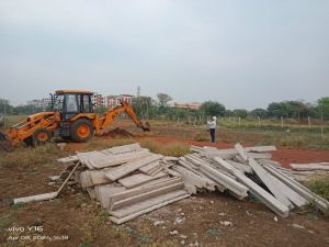 अवैध प्लाटिंग पर निगम ने की कार्यवाही अवैध प्लाटिंग पर निगम ने की कार्यवाही