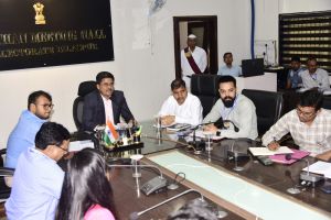 कलेक्टर ने नोडल अधिकारियों की बैठक लेकर की चुनाव तैयारियों की समीक्षा कलेक्टर ने नोडल अधिकारियों की बैठक लेकर की चुनाव तैयारियों की समीक्षा