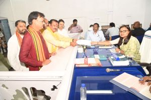 दुर्ग में 4 लोगों ने किया नामांकन जमा ,5 लोगों ने खरीदे नामांकन पत्र दुर्ग में 4 लोगों ने किया नामांकन जमा ,5 लोगों ने खरीदे नामांकन पत्र