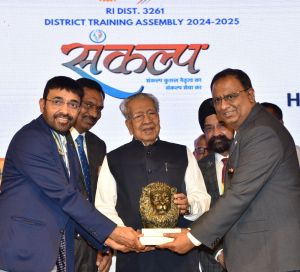 देश और समाज की सेवा में रोटरी क्लब का योगदान सराहनीय- श्री हरिचंदन देश और समाज की सेवा में रोटरी क्लब का योगदान सराहनीय- श्री हरिचंदन