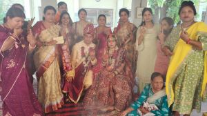 मूक बधिर नव दंपत्ति ने शत-प्रतिशत मतदान का दिया संदेश मूक बधिर नव दंपत्ति ने शत-प्रतिशत मतदान का दिया संदेश