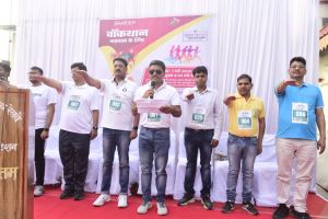 कलेक्टर-एसपी समेत सैकड़ों ने दिया मतदाता जागरूकता का संदेश कलेक्टर-एसपी समेत सैकड़ों ने दिया मतदाता जागरूकता का संदेश