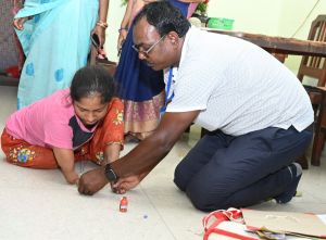 लोकतंत्र के पर्व में दिखा जज्बा, दिव्यांग शबनम ने की होम वोटिंग लोकतंत्र के पर्व में दिखा जज्बा, दिव्यांग शबनम ने की होम वोटिंग