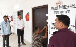 स्ट्रांग रूम की कड़ी सुरक्षा के लिए सुरक्षा बल तैनात, 4 जून को होगी मतगणना स्ट्रांग रूम की कड़ी सुरक्षा के लिए सुरक्षा बल तैनात, 4 जून को होगी मतगणना