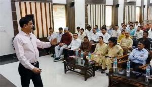 अधिकारियों को दिया गया मतगणना का प्रशिक्षण अधिकारियों को दिया गया मतगणना का प्रशिक्षण