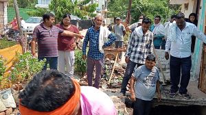 नालियों पर किए गए अवैध कब्जाधारियों पर कार्रवाई शुरू