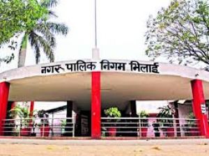 अवैध प्लाटिंग पर नगर निगम भिलाई  चल रहा है  बुलडोजर  