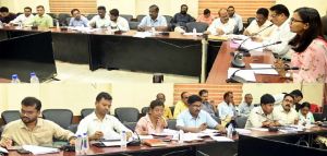  राजस्व प्रकरणों का निराकरण समय-सीमा में सुनिश्चित करें-कलेक्टर सुश्री चौधरी