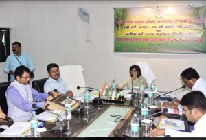  कृषि उत्पादन आयुक्त शहला निगार ने ली सरगुजा एवं बिलासपुर संभाग के अधिकारियों की बैठक