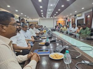 गर्मी और लू से बचाव के लिए सुरक्षित उपाय करने सभी संगठन सहमत गर्मी और लू से बचाव के लिए सुरक्षित उपाय करने सभी संगठन सहमत