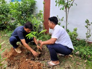 विश्व पर्यावरण दिवस के अवसर पर राजनांदगांव जिले में किया गया पौधरोपण विश्व पर्यावरण दिवस के अवसर पर राजनांदगांव जिले में किया गया पौधरोपण