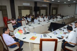 कलेक्टर डाॅ. गौरव सिंह ने की जल जीवन मिशन के कार्याें की समीक्षा कलेक्टर डाॅ. गौरव सिंह ने की जल जीवन मिशन के कार्याें की समीक्षा