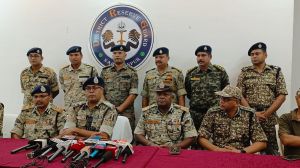 नारायणपुर में सुरक्षा बलों के साथ हुई मुठभेड़ में 10 हथियारबंद और वर्दीधारी माओवादी मारे गए नारायणपुर में सुरक्षा बलों के साथ हुई मुठभेड़ में 10 हथियारबंद और वर्दीधारी माओवादी मारे गए