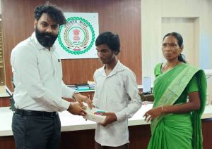 बढ़ रहे हैं हौसलें बन रहे आत्मनिर्भर बढ़ रहे हैं हौसलें बन रहे आत्मनिर्भर