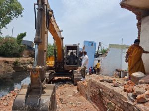  तेल्हा नाला के साथ ही अन्य छोटे-बड़े नालो का गहरीकरण एवं  चौड़ीकरण का कार्य शीघ्रता से जारी