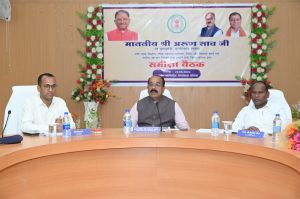  आदर्श जिले के रूप में कोरबा को पहचान दिलाने सभी अधिकारी निभाएं अपनी भूमिका :  अरुण साव