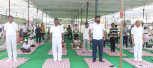  सूरजपुर के स्टेडियम ग्राउंड में जिला स्तरीय अंतर्राष्ट्रीय योग दिवस का आयोजन 