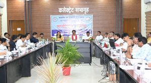  शासन की योजनाओं पर क्रियान्वयन बेहतर ढंग से हो - प्रभारी मंत्री श्री शर्मा