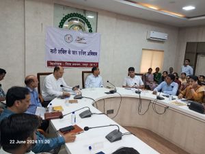  नारी शक्ति से जल शक्ति अभियान: जल संरक्षण और संवर्धन के लिए स्व-सहायता समूह की महिलाओं की भागीदारी सुनिश्चित की जाए: कलेक्टर डॉ सिंह