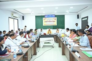 डीएमएफ के शासी परिषद की बैठक में 44 कार्याे के लिए 8.83 करोड़ रूपए का अनुमोदन डीएमएफ के शासी परिषद की बैठक में 44 कार्याे के लिए 8.83 करोड़ रूपए का अनुमोदन