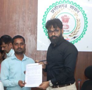 मिथलेश को दो माह के भीतर मिली अनुकम्पा नियुक्ति मिथलेश को दो माह के भीतर मिली अनुकम्पा नियुक्ति