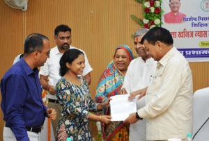 परिवार की आर्थिक स्थिति रेखा के मजबूत इरादों के रास्ते में नहीं बन सकी रुकावट परिवार की आर्थिक स्थिति रेखा के मजबूत इरादों के रास्ते में नहीं बन सकी रुकावट