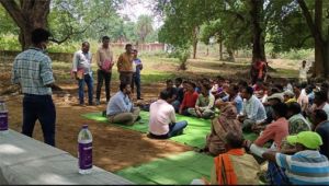 सुदूर ग्राम छिंदनार की ग्राम सभा में शामिल हुए कलेक्टर सुदूर ग्राम छिंदनार की ग्राम सभा में शामिल हुए कलेक्टर