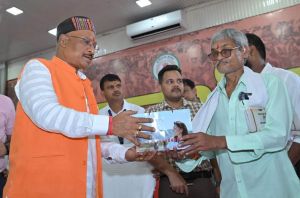  मुख्यमंत्री  विष्णु देव साय ने आज जनदर्शन कार्यक्रम में आए दिव्यांगजनों के प्रति संवेदनशीलता दिखाई