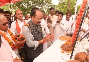  उप मुख्यमंत्री अरुण साव ने अहिवारा में 2.68 करोड़ रुपए के विकास कार्यों का किया लोकार्पण और भूमिपूजन