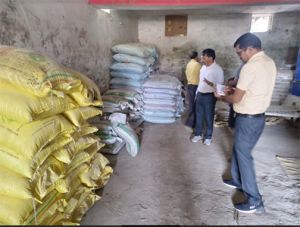  कृषि खाद एवं दवाई दुकानों पर जिला स्तरीय निरीक्षण दल ने की बड़ी छापामार कार्रवाई