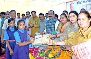  उप मुख्यमंत्री अरुण साव शाला प्रवेशोत्सव में हुए शामिल