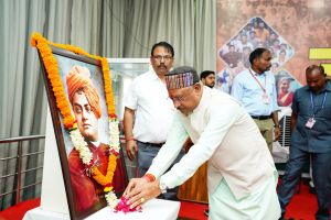  मुख्यमंत्री ने स्वामी विवेकानंद की पुण्यतिथि पर उन्हें किया नमन