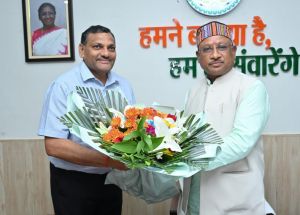  मुख्यमंत्री श्री साय से केंद्रीय कोयला मंत्रालय के सचिव श्री मीणा ने की मुलाकात 