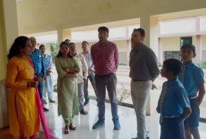  कलेक्टर ने किया प्री मैट्रिक आदिवासी बालक छात्रावास पीपरछेड़ी का निरीक्षण