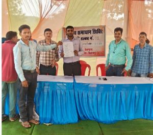 राजस्व शिविरों में मौके पर ही ग्रामीणों की समस्याओं का हो रहा निदान 