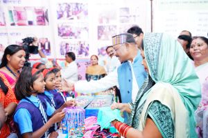 बच्चों की मोहक मुस्कान का जादू....