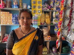   लखपति दीदी योजना&lsquo;&lsquo; से आर्थिक समृद्धि की ओर बढ़ रही स्व सहायता समूह की महिलाएं