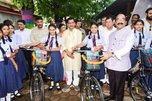  शिक्षा सामाजिक परिवर्तन की धुरी है: केंद्रीय राज्यमंत्री तोखन साहू