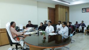  स्वास्थ्य मंत्री  श्याम बिहारी जायसवाल ने ली स्वास्थ्य विभाग की समीक्षा बैठक