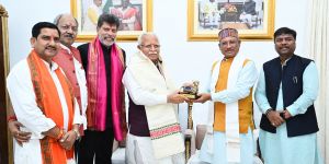 मुख्यमंत्री विष्णु देव साय से केन्द्रीय मंत्री मनोहर लाल खट्टर ने की सौजन्य मुलाकात मुख्यमंत्री विष्णु देव साय से केन्द्रीय मंत्री मनोहर लाल खट्टर ने की सौजन्य मुलाकात