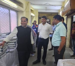 कलेक्टर ने किया एफएलसी कार्य का निरीक्षण कलेक्टर ने किया एफएलसी कार्य का निरीक्षण