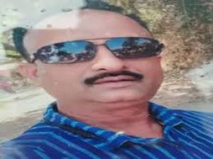  कांग्रेस नेता की अर्धनग्न हालत में मिली लाश, धारदार हथियार से हत्या की आशंका