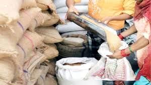 पात्र राशन कार्डधारियों को राशन का नियमित वितरण