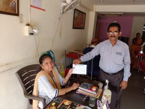 बासी खादय पदार्थ विनिष्टिीकरण, बेचने वालो पर 3900 रूपये का चालान काटा 