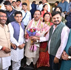  राजस्व मंत्री श्री वर्मा, कैबिनेट मंत्री राम विचार नेताम के  गृह प्रवेश कार्यक्रम में हुए शामिल