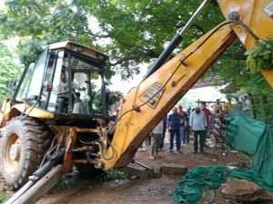  औद्योगिक क्षेत्र डी.आई.सी के भूखण्ड से अवैध अतिक्रमण हटाया गया