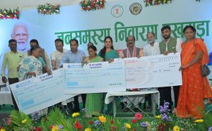  हरेली की उमंग के बीच जनसमस्या निवारण शिविर में पहुंचे उप मुख्यमंत्री अरुण साव